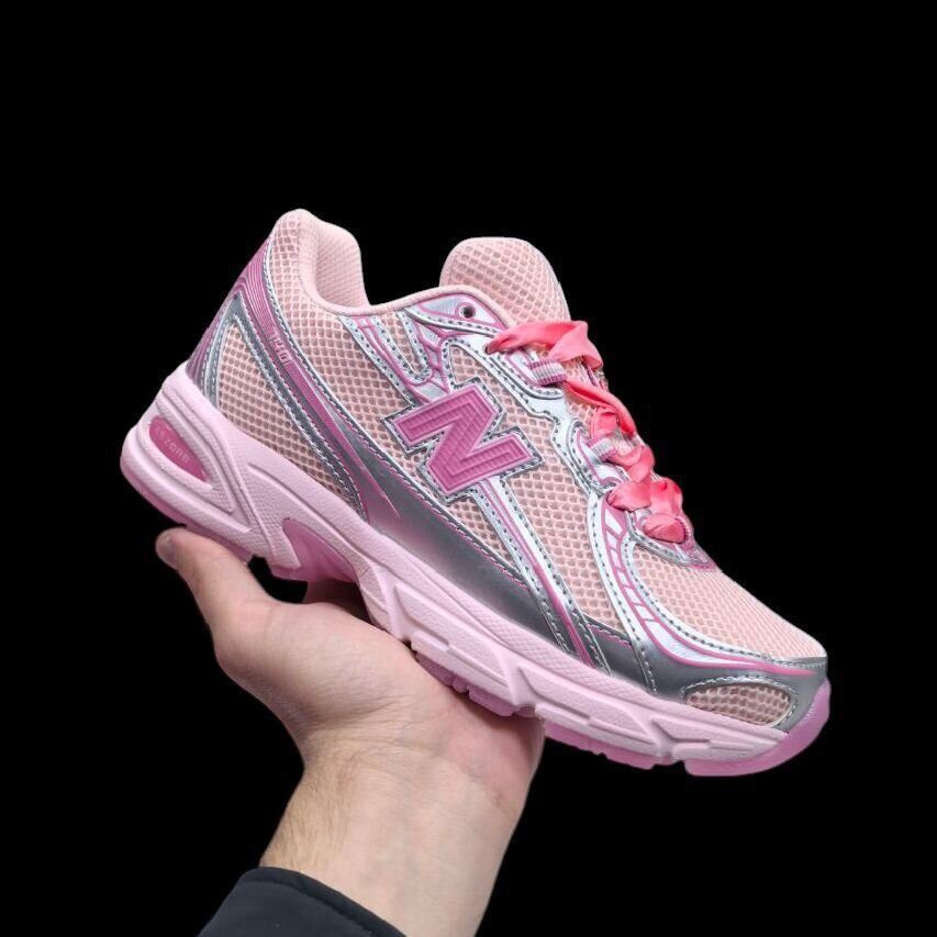 New Balance 740