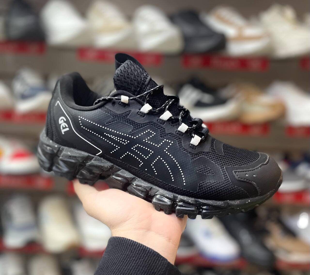 Распродажа   ASICS